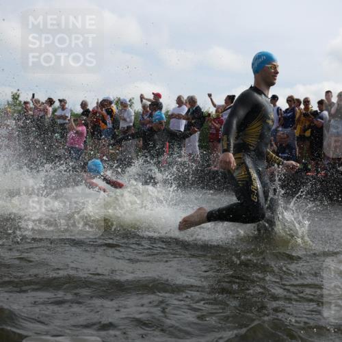 21.06.2026 - Viking Triathlon Michael Strokosch http://msf.ph/oto/9820676 21.06.2026 10:00:55 Schwimmen 17, 27, 42, 74, 98, 119, 218, 454, 466, 506, 565, 569, 623, 640, 643 meine-sportfotos.de