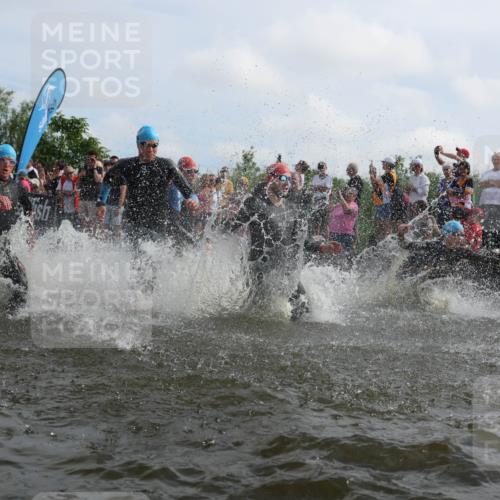 21.06.2026 - Viking Triathlon Michael Strokosch http://msf.ph/oto/9820686 21.06.2026 10:00:59 Schwimmen 14, 17, 27, 42, 74, 98, 180, 218, 249, 337, 454, 506, 527, 623, 640 meine-sportfotos.de