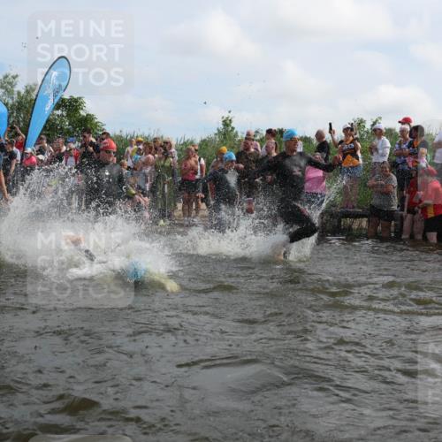21.06.2026 - Viking Triathlon Michael Strokosch http://msf.ph/oto/9820735 21.06.2026 10:01:24 Schwimmen 13, 18, 26, 28, 51, 114, 131, 145, 242, 271, 300, 500, 568, 576, 665 meine-sportfotos.de