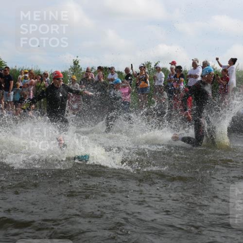 21.06.2026 - Viking Triathlon Michael Strokosch http://msf.ph/oto/9820737 21.06.2026 10:01:25 Schwimmen 13, 18, 26, 28, 51, 114, 131, 145, 242, 271, 300, 500, 568, 576, 665 meine-sportfotos.de