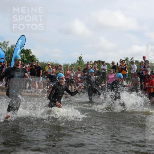 21.06.2026 - Viking Triathlon Michael Strokosch http://msf.ph/oto/9820750 21.06.2026 10:01:30 Schwimmen 13, 26, 28, 51, 62, 145, 300, 311, 359, 500, 551, 568, 576, 627, 665 meine-sportfotos.de