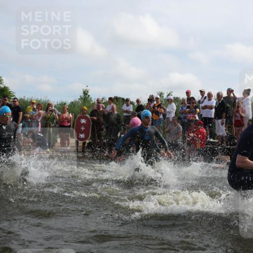 21.06.2026 - Viking Triathlon Michael Strokosch http://msf.ph/oto/9820760 21.06.2026 10:01:36 Schwimmen 13, 26, 62, 109, 113, 161, 278, 300, 311, 359, 551, 568, 576, 627, 633 meine-sportfotos.de