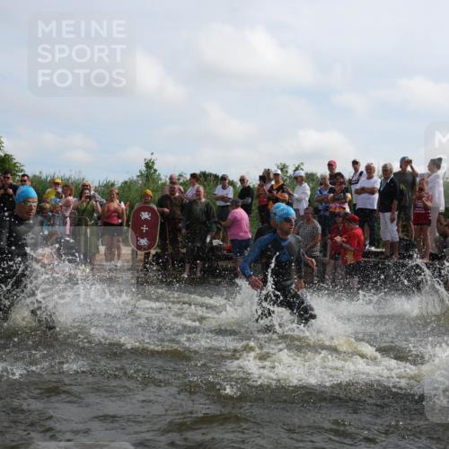 21.06.2026 - Viking Triathlon Michael Strokosch http://msf.ph/oto/9820761 21.06.2026 10:01:36 Schwimmen 13, 26, 62, 109, 113, 161, 278, 300, 311, 359, 551, 568, 576, 627, 633 meine-sportfotos.de