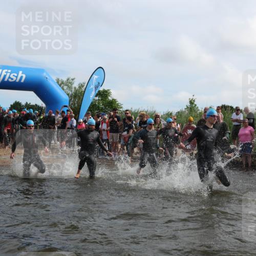 21.06.2026 - Viking Triathlon Michael Strokosch http://msf.ph/oto/9820775 21.06.2026 10:01:44 Schwimmen 38, 109, 113, 161, 194, 278, 285, 332, 343, 391, 432, 543, 621, 633, 644 meine-sportfotos.de