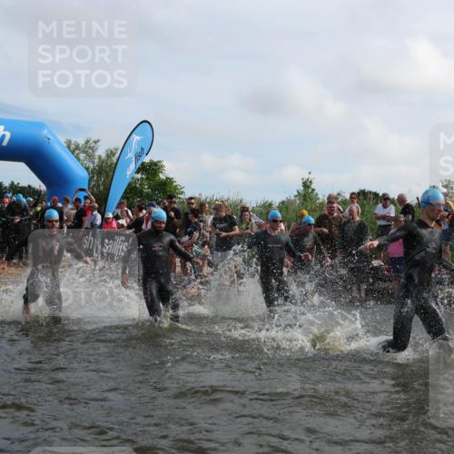 21.06.2026 - Viking Triathlon Michael Strokosch http://msf.ph/oto/9820776 21.06.2026 10:01:44 Schwimmen 38, 109, 113, 161, 194, 278, 285, 332, 343, 391, 432, 543, 621, 633, 644 meine-sportfotos.de