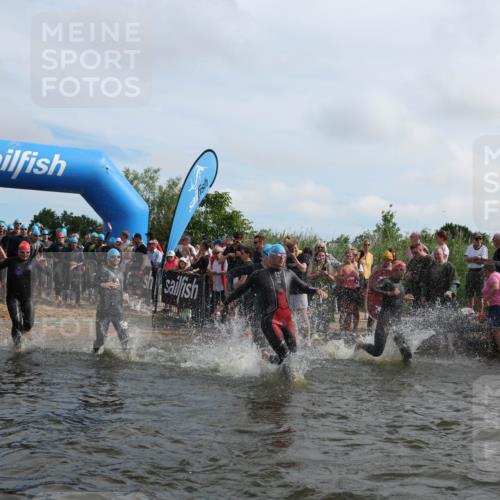 21.06.2026 - Viking Triathlon Michael Strokosch http://msf.ph/oto/9820786 21.06.2026 10:01:49 Schwimmen 30, 38, 194, 238, 265, 285, 332, 343, 391, 432, 543, 621, 644, 648, 664 meine-sportfotos.de