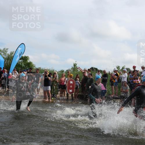 21.06.2026 - Viking Triathlon Michael Strokosch http://msf.ph/oto/9820791 21.06.2026 10:01:50 Schwimmen 30, 38, 194, 238, 265, 285, 332, 343, 391, 432, 543, 621, 644, 648, 664 meine-sportfotos.de