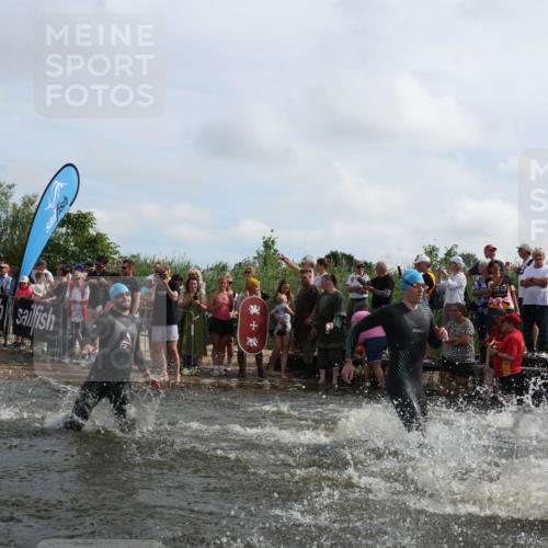 21.06.2026 - Viking Triathlon Michael Strokosch http://msf.ph/oto/9820792 21.06.2026 10:01:50 Schwimmen 30, 38, 194, 238, 265, 285, 332, 343, 391, 432, 543, 621, 644, 648, 664 meine-sportfotos.de