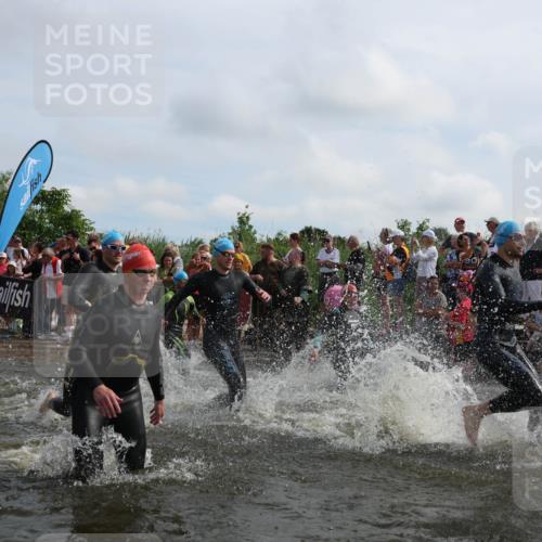 21.06.2026 - Viking Triathlon Michael Strokosch http://msf.ph/oto/9820810 21.06.2026 10:02:00 Schwimmen 30, 43, 55, 221, 226, 238, 265, 380, 394, 446, 524, 606, 625, 648, 664 meine-sportfotos.de
