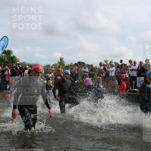 21.06.2026 - Viking Triathlon Michael Strokosch http://msf.ph/oto/9820811 21.06.2026 10:02:00 Schwimmen 30, 43, 55, 221, 226, 238, 265, 380, 394, 446, 524, 606, 625, 648, 664 meine-sportfotos.de