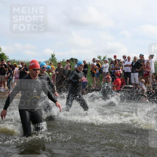 21.06.2026 - Viking Triathlon Michael Strokosch http://msf.ph/oto/9820812 21.06.2026 10:02:00 Schwimmen 30, 43, 55, 221, 226, 238, 265, 380, 394, 446, 524, 606, 625, 648, 664 meine-sportfotos.de