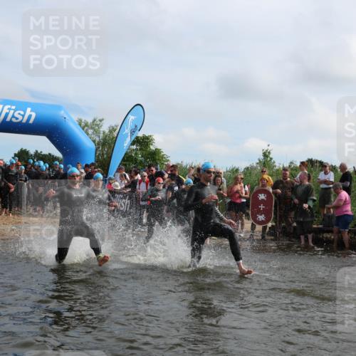 21.06.2026 - Viking Triathlon Michael Strokosch http://msf.ph/oto/9820817 21.06.2026 10:02:04 Schwimmen 43, 55, 90, 154, 221, 226, 380, 394, 410, 446, 501, 524, 606, 625, 660 meine-sportfotos.de