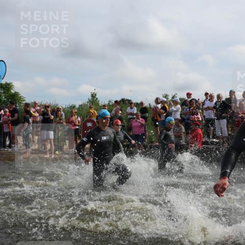 21.06.2026 - Viking Triathlon Michael Strokosch http://msf.ph/oto/9820825 21.06.2026 10:02:06 Schwimmen 43, 55, 90, 154, 221, 226, 380, 394, 410, 446, 501, 524, 606, 625, 660 meine-sportfotos.de