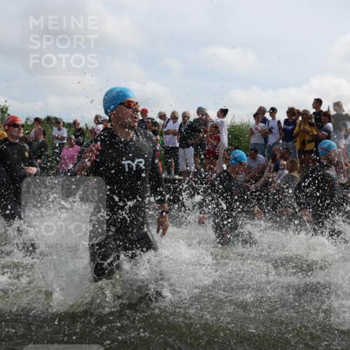 21.06.2026 - Viking Triathlon Michael Strokosch http://msf.ph/oto/9820836 21.06.2026 10:02:11 Schwimmen 43, 90, 102, 152, 154, 226, 410, 438, 446, 501, 524, 536, 537, 625, 660 meine-sportfotos.de