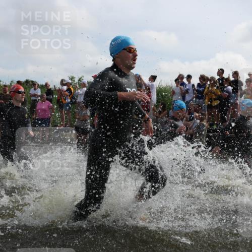21.06.2026 - Viking Triathlon Michael Strokosch http://msf.ph/oto/9820837 21.06.2026 10:02:11 Schwimmen 43, 90, 102, 152, 154, 226, 410, 438, 446, 501, 524, 536, 537, 625, 660 meine-sportfotos.de