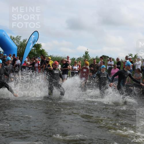 21.06.2026 - Viking Triathlon Michael Strokosch http://msf.ph/oto/9820855 21.06.2026 10:02:19 Schwimmen 47, 87, 102, 136, 142, 152, 255, 360, 392, 430, 438, 490, 536, 537, 655 meine-sportfotos.de