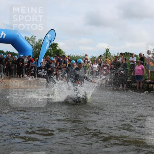 21.06.2026 - Viking Triathlon Michael Strokosch http://msf.ph/oto/9820902 21.06.2026 10:02:39 Schwimmen 16, 83, 99, 100, 186, 325, 372, 386, 440, 462, 485, 513, 560, 579, 636, 653 meine-sportfotos.de