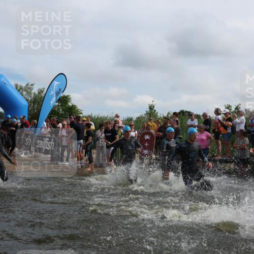 21.06.2026 - Viking Triathlon Michael Strokosch http://msf.ph/oto/9820907 21.06.2026 10:02:40 Schwimmen 16, 83, 99, 100, 186, 372, 386, 440, 462, 485, 513, 560, 579, 636, 653 meine-sportfotos.de