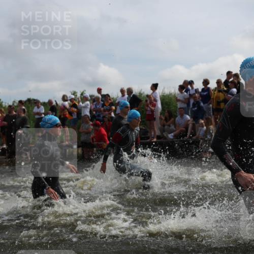 21.06.2026 - Viking Triathlon Michael Strokosch http://msf.ph/oto/9820927 21.06.2026 10:02:50 Schwimmen 16, 20, 64, 73, 111, 171, 219, 315, 372, 440, 530, 553, 634, 636, 653 meine-sportfotos.de