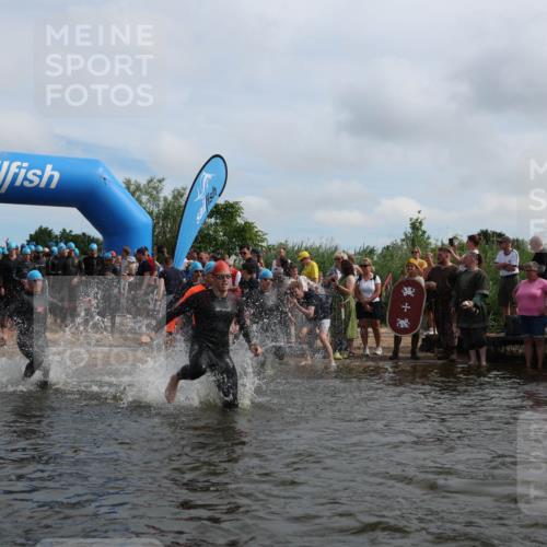 21.06.2026 - Viking Triathlon Michael Strokosch http://msf.ph/oto/9820932 21.06.2026 10:02:54 Schwimmen 20, 64, 73, 111, 171, 219, 233, 315, 395, 407, 475, 530, 546, 553, 634 meine-sportfotos.de