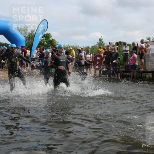 21.06.2026 - Viking Triathlon Michael Strokosch http://msf.ph/oto/9820948 21.06.2026 10:03:00 Schwimmen 64, 80, 82, 111, 199, 219, 233, 395, 407, 475, 530, 545, 546, 612, 634 meine-sportfotos.de