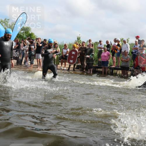 21.06.2026 - Viking Triathlon Michael Strokosch http://msf.ph/oto/9821025 21.06.2026 10:03:34 Schwimmen 53, 84, 95, 143, 229, 251, 303, 323, 327, 340, 423, 457, 458, 559, 656 meine-sportfotos.de