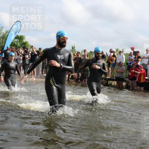 21.06.2026 - Viking Triathlon Michael Strokosch http://msf.ph/oto/9821030 21.06.2026 10:03:36 Schwimmen 53, 84, 95, 143, 229, 251, 303, 323, 327, 340, 423, 457, 458, 559, 656 meine-sportfotos.de