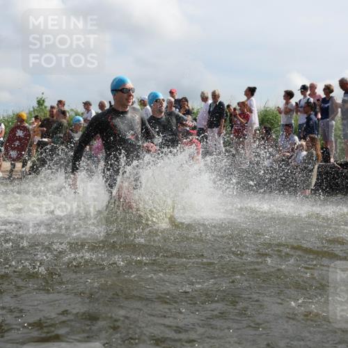 21.06.2026 - Viking Triathlon Michael Strokosch http://msf.ph/oto/9821084 21.06.2026 10:04:00 Schwimmen 122, 195, 197, 266, 268, 279, 333, 384, 460, 531, 552, 554, 608, 645, 654 meine-sportfotos.de