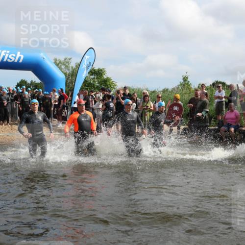 21.06.2026 - Viking Triathlon Michael Strokosch http://msf.ph/oto/9821092 21.06.2026 10:04:05 Schwimmen 122, 195, 197, 243, 266, 269, 279, 333, 384, 397, 400, 460, 496, 645, 654 meine-sportfotos.de