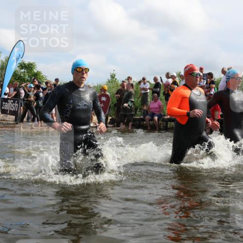 21.06.2026 - Viking Triathlon Michael Strokosch http://msf.ph/oto/9821101 21.06.2026 10:04:07 Schwimmen 122, 195, 197, 243, 266, 269, 279, 333, 384, 397, 400, 460, 496, 645, 654 meine-sportfotos.de