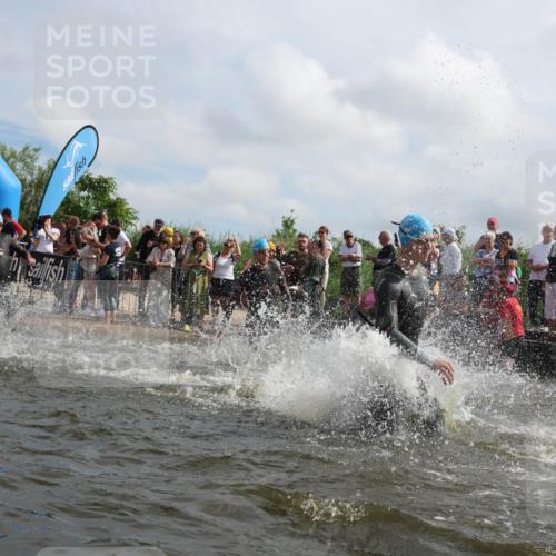 21.06.2026 - Viking Triathlon Michael Strokosch http://msf.ph/oto/9821134 21.06.2026 10:04:19 Schwimmen 96, 132, 179, 205, 213, 227, 239, 241, 256, 377, 411, 526, 602, 614, 666 meine-sportfotos.de