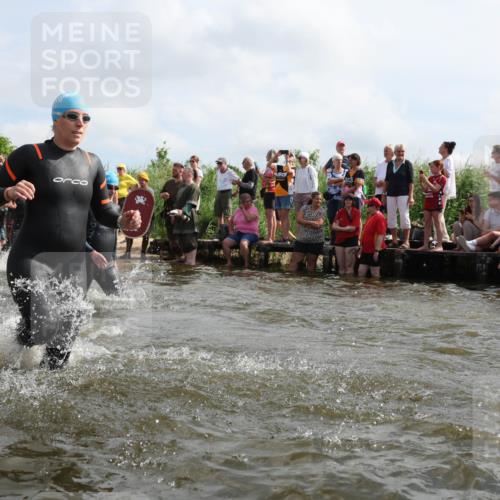 21.06.2026 - Viking Triathlon Michael Strokosch http://msf.ph/oto/9821183 21.06.2026 10:04:39 Schwimmen 44, 63, 150, 167, 231, 232, 247, 349, 355, 358, 425, 473, 484, 511, 647 meine-sportfotos.de