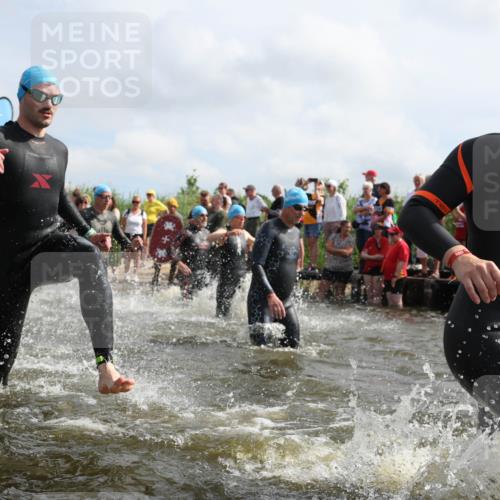 21.06.2026 - Viking Triathlon Michael Strokosch http://msf.ph/oto/9821188 21.06.2026 10:04:40 Schwimmen 44, 63, 150, 167, 231, 232, 247, 349, 355, 358, 425, 473, 484, 511, 647 meine-sportfotos.de