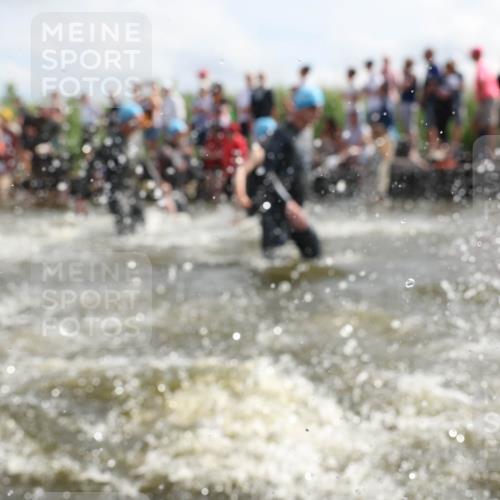 21.06.2026 - Viking Triathlon Michael Strokosch http://msf.ph/oto/9821192 21.06.2026 10:04:41 Schwimmen 44, 63, 150, 167, 231, 232, 247, 349, 355, 358, 425, 473, 484, 511, 647 meine-sportfotos.de