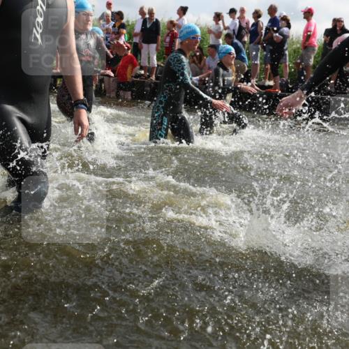 21.06.2026 - Viking Triathlon Michael Strokosch http://msf.ph/oto/9821209 21.06.2026 10:04:52 Schwimmen 22, 34, 44, 150, 175, 214, 247, 286, 351, 353, 355, 456, 492, 508 meine-sportfotos.de