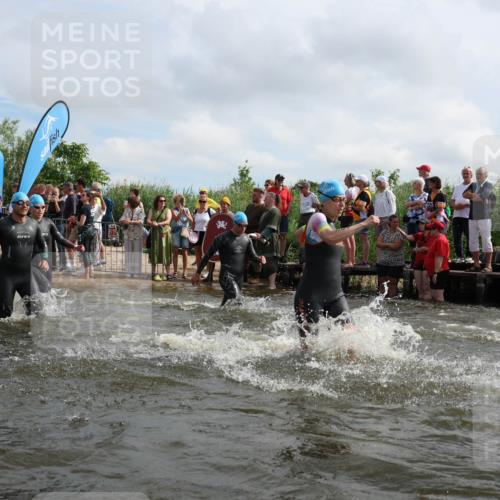 21.06.2026 - Viking Triathlon Michael Strokosch http://msf.ph/oto/9821227 21.06.2026 10:05:07 Schwimmen 165, 225, 296, 297, 301, 304, 318, 350, 370, 442, 461, 497, 516, 562, 650 meine-sportfotos.de