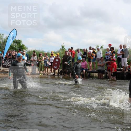 21.06.2026 - Viking Triathlon Michael Strokosch http://msf.ph/oto/9821230 21.06.2026 10:05:07 Schwimmen 165, 225, 296, 297, 301, 304, 318, 350, 370, 442, 461, 497, 516, 562, 650 meine-sportfotos.de