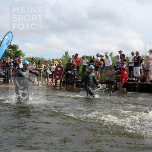 21.06.2026 - Viking Triathlon Michael Strokosch http://msf.ph/oto/9821231 21.06.2026 10:05:08 Schwimmen 165, 225, 296, 297, 301, 304, 318, 350, 370, 442, 461, 497, 516, 562, 650 meine-sportfotos.de