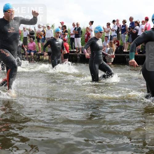 21.06.2026 - Viking Triathlon Michael Strokosch http://msf.ph/oto/9821244 21.06.2026 10:05:11 Schwimmen 165, 198, 211, 225, 296, 297, 301, 304, 370, 442, 497, 519, 562, 601, 617 meine-sportfotos.de