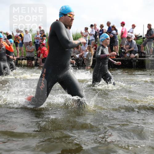 21.06.2026 - Viking Triathlon Michael Strokosch http://msf.ph/oto/9821246 21.06.2026 10:05:12 Schwimmen 165, 198, 211, 225, 296, 297, 301, 304, 370, 442, 497, 519, 562, 601, 617 meine-sportfotos.de