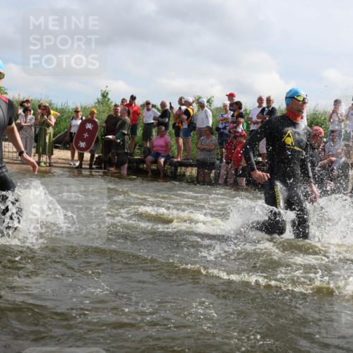 21.06.2026 - Viking Triathlon Michael Strokosch http://msf.ph/oto/9821265 21.06.2026 10:05:22 Schwimmen 33, 86, 198, 211, 230, 302, 308, 341, 459, 472, 493, 519, 601, 617, 632 meine-sportfotos.de