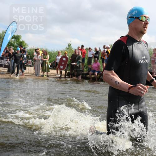 21.06.2026 - Viking Triathlon Michael Strokosch http://msf.ph/oto/9821269 21.06.2026 10:05:23 Schwimmen 33, 86, 88, 198, 211, 230, 302, 308, 330, 331, 341, 414, 452, 459, 472, 493, 519, 601, 617, 632 meine-sportfotos.de