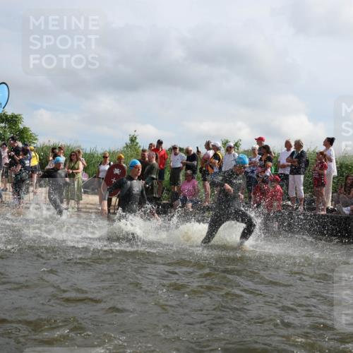 21.06.2026 - Viking Triathlon Michael Strokosch http://msf.ph/oto/9821275 21.06.2026 10:05:25 Schwimmen 33, 86, 88, 230, 302, 308, 330, 331, 341, 414, 452, 459, 472, 493, 632 meine-sportfotos.de