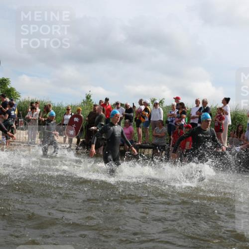 21.06.2026 - Viking Triathlon Michael Strokosch http://msf.ph/oto/9821276 21.06.2026 10:05:25 Schwimmen 33, 86, 88, 230, 302, 308, 330, 331, 341, 414, 452, 459, 472, 493, 632 meine-sportfotos.de