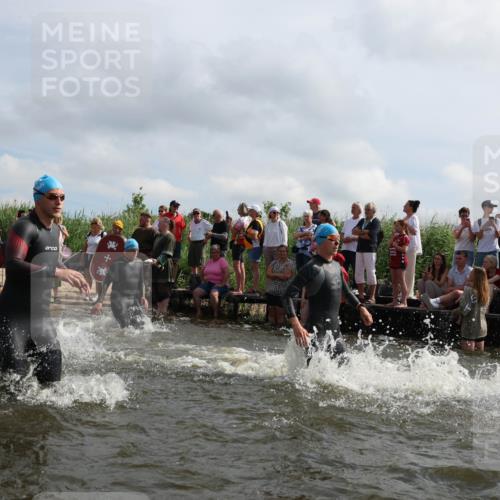 21.06.2026 - Viking Triathlon Michael Strokosch http://msf.ph/oto/9821277 21.06.2026 10:05:26 Schwimmen 33, 86, 88, 230, 302, 308, 330, 331, 341, 414, 452, 459, 472, 493, 632 meine-sportfotos.de