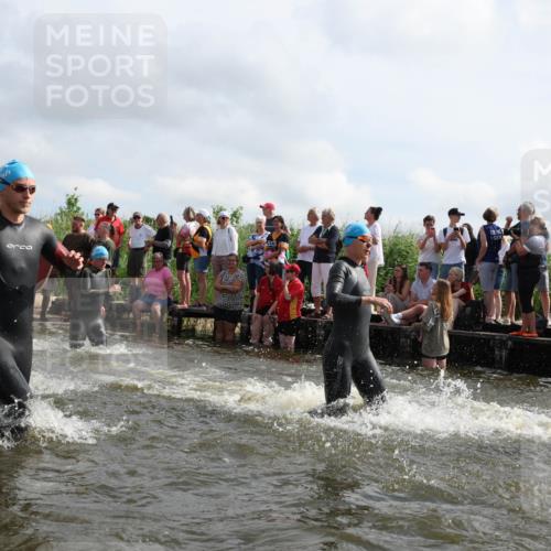 21.06.2026 - Viking Triathlon Michael Strokosch http://msf.ph/oto/9821278 21.06.2026 10:05:26 Schwimmen 33, 86, 88, 230, 302, 308, 330, 331, 341, 414, 452, 459, 472, 493, 632 meine-sportfotos.de