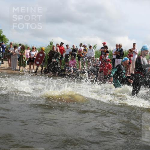 21.06.2026 - Viking Triathlon Michael Strokosch http://msf.ph/oto/9821326 21.06.2026 10:05:52 Schwimmen 45, 78, 156, 160, 183, 193, 282, 316, 393, 498, 505, 528, 563, 567, 578 meine-sportfotos.de