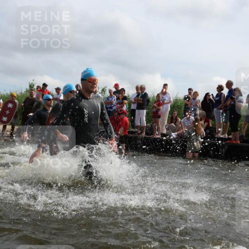 21.06.2026 - Viking Triathlon Michael Strokosch http://msf.ph/oto/9821347 21.06.2026 10:06:01 Schwimmen 91, 93, 147, 156, 173, 185, 259, 261, 273, 282, 405, 443, 498, 505, 563 meine-sportfotos.de