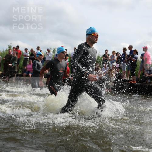 21.06.2026 - Viking Triathlon Michael Strokosch http://msf.ph/oto/9821349 21.06.2026 10:06:02 Schwimmen 91, 93, 147, 156, 173, 185, 259, 261, 273, 282, 405, 443, 498, 505, 563 meine-sportfotos.de