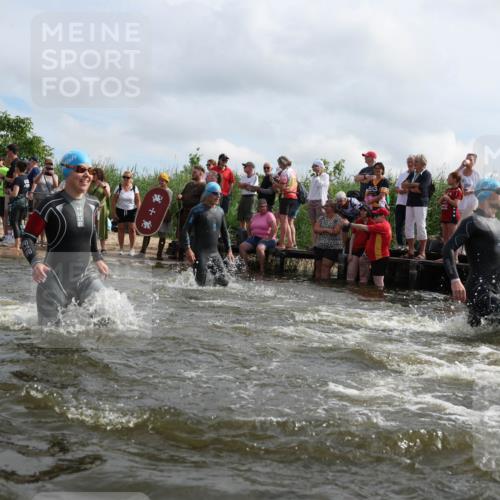 21.06.2026 - Viking Triathlon Michael Strokosch http://msf.ph/oto/9821353 21.06.2026 10:06:03 Schwimmen 91, 93, 147, 156, 173, 185, 259, 261, 273, 282, 405, 443, 498, 505, 563 meine-sportfotos.de